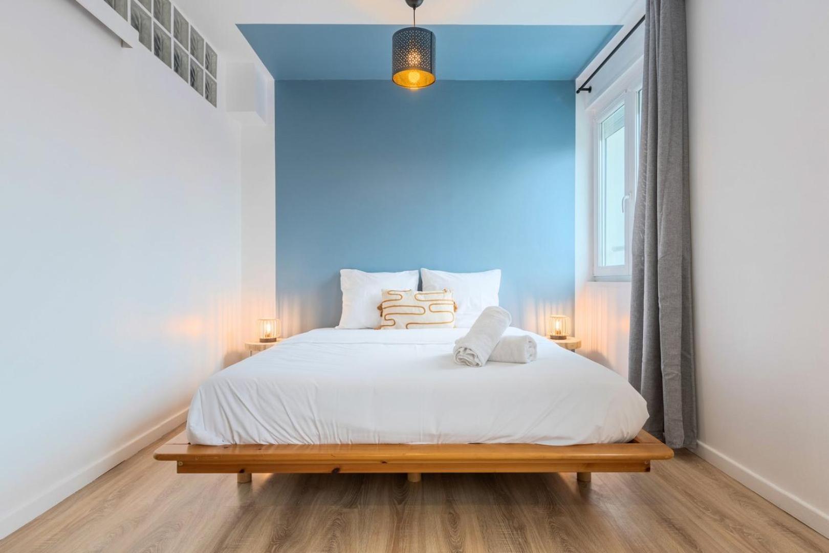 Renovated 2-bedroom Duplex Near Metro. Appartement *