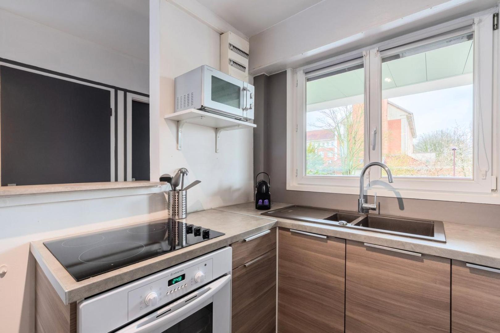 Renovated 2-bedroom Duplex Near Metro. * Rijsel